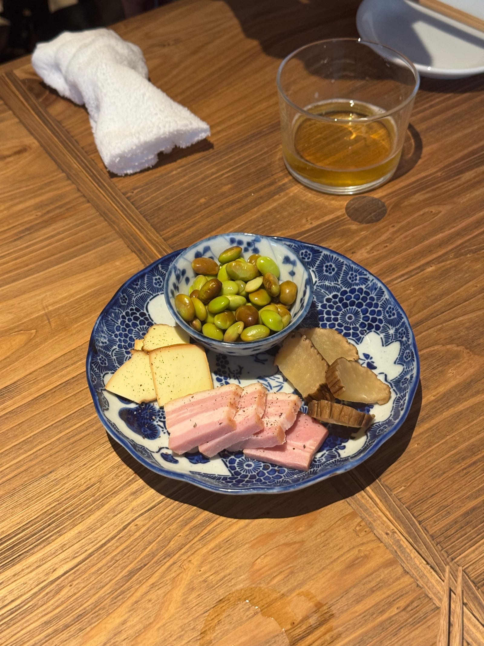 구운 은행에서 치즈 맛이 났다.